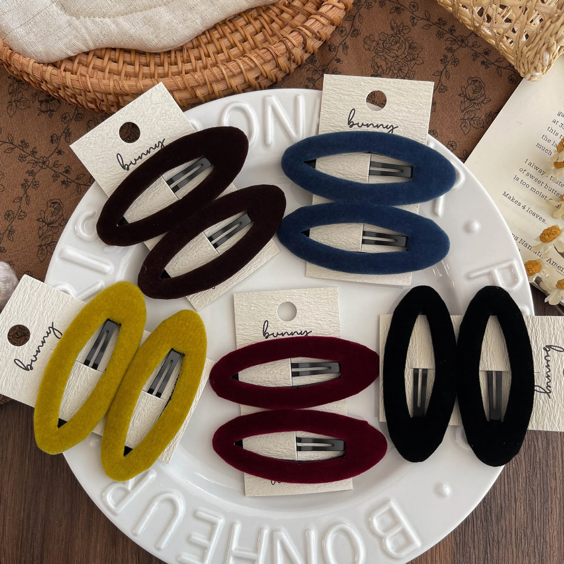 

1pc Velvet Oval BB Clip Bangs Side Clip Hairpins Solid Color Hair Clips Hairgrips Side Clip Barrettes Headwear Hair Accessories