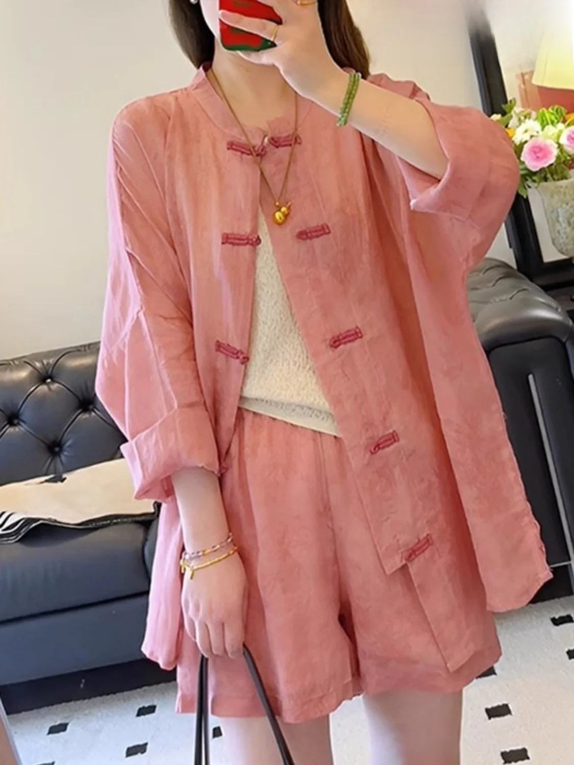

New Chinese Sle Light Cotton Linen Tea Costume Set for Women with Button Long Sve Sun Protection irt And orts Two Pi...