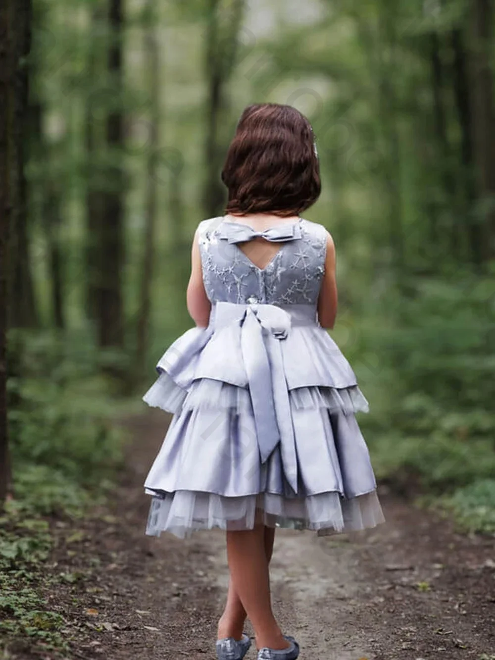 Customized Lovely Grey Flower Girl Dress O Neck Tiered Sequin Bow Wedding Kids Pageant Evening Gowns Knee Length First Communion