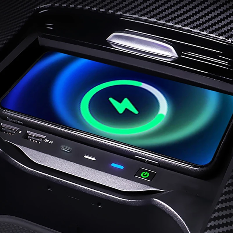 

Car wireless charger 15W fast phone charger charging holder for Mercedes Benz W177 W188 W247 GLA CLA GLB 2019-2025