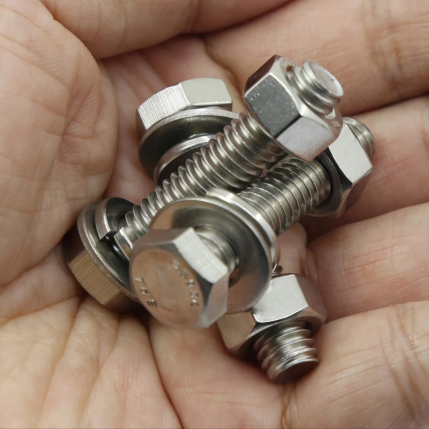 40 sets of M8 hexagonal bolts and nuts M8x20mm/30mm/40mm/50mm/60mm/70mm hexagonal head bolts made of stainless steel 304