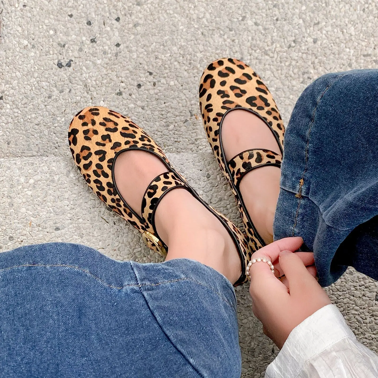 Arden Furtado Spring leopard print Mary Jane flats Round toe word-cingulate Low heel Belt buckle Pumps horsehair Single shoe