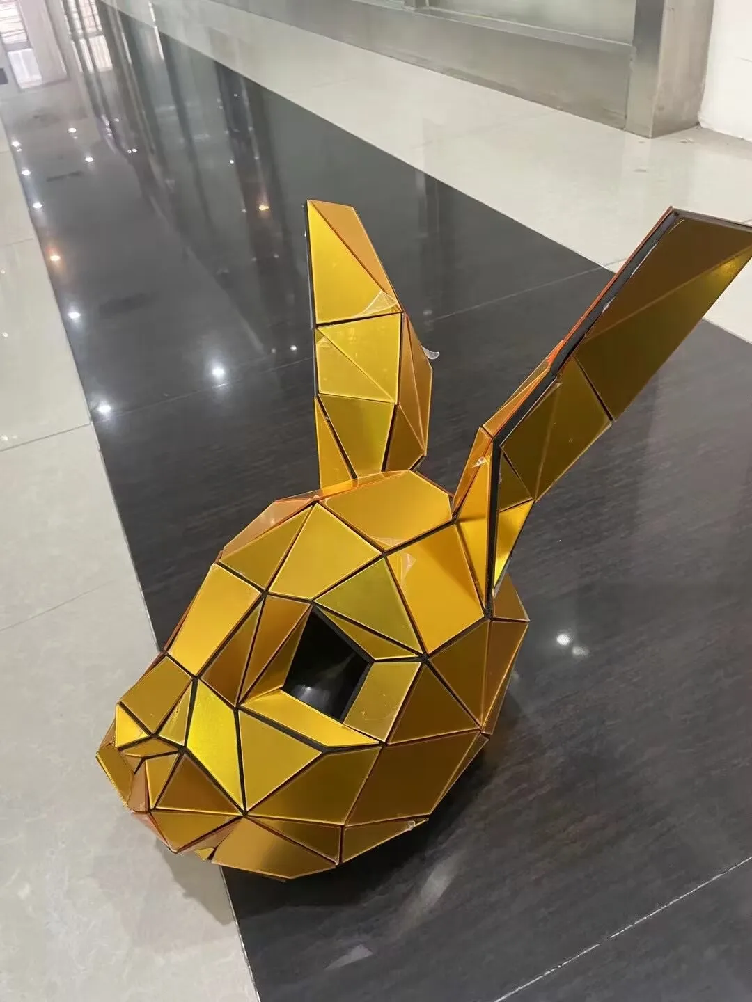 Mirror Man Animal Mask Metaliczna maska kostiumowa Silver Mirror 3d Demon pełna głowa Złota maska DJ Kask dla kobiet