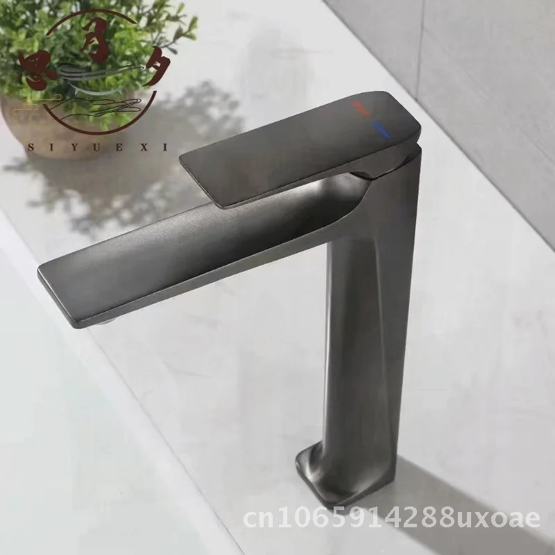 

Copper Core Gun Gray Basin Faucet for Bathroom Cabinet Toilet - Hot And Cold Water Mix Tap Splash Proof Modern Minimalist Design