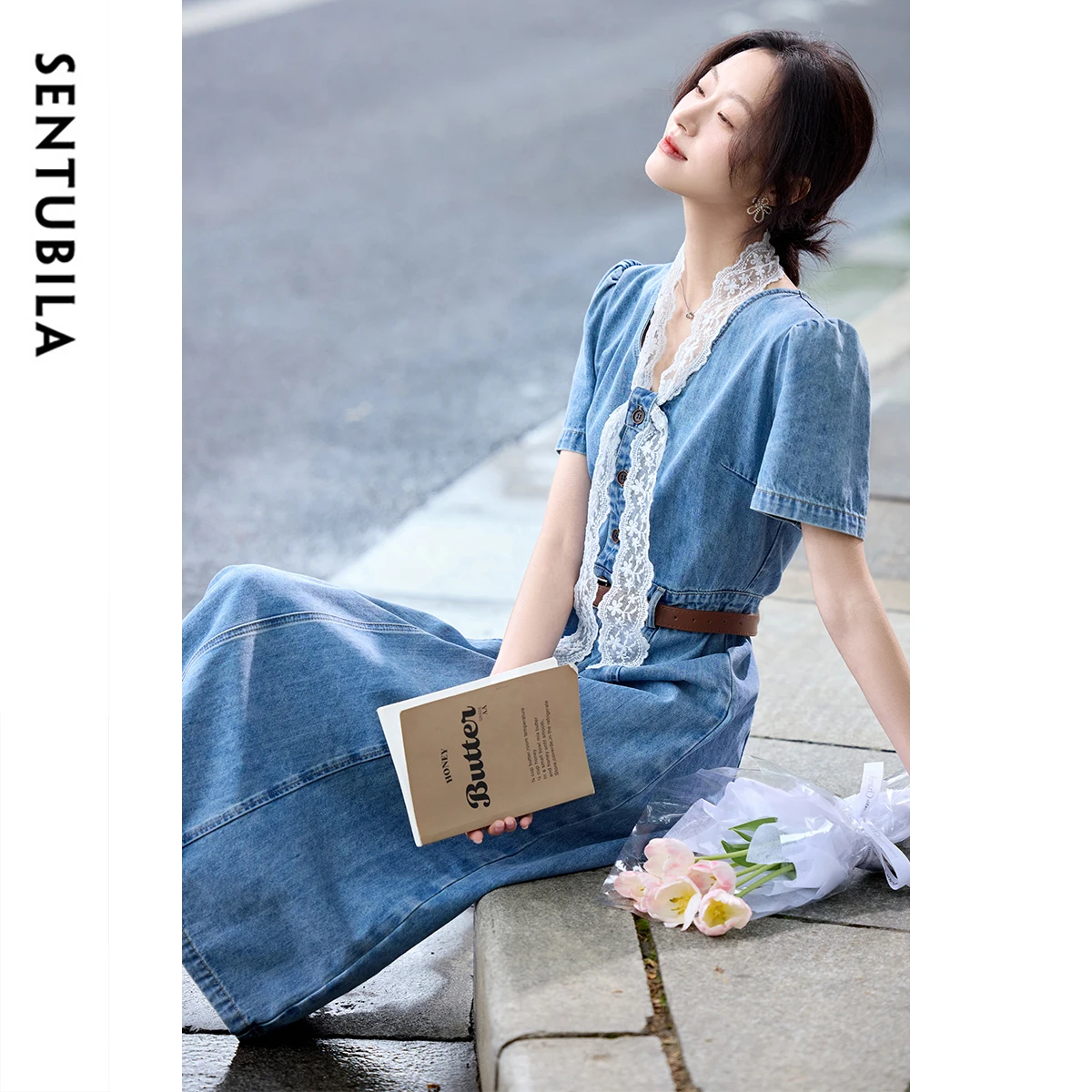 SENTUBILA-vestido largo vaquero con cuello de cinta de encaje, cinturón informal de verano 2025, corte en A, cuello en V, manga abombada, vestidos de mujer W52LH0098