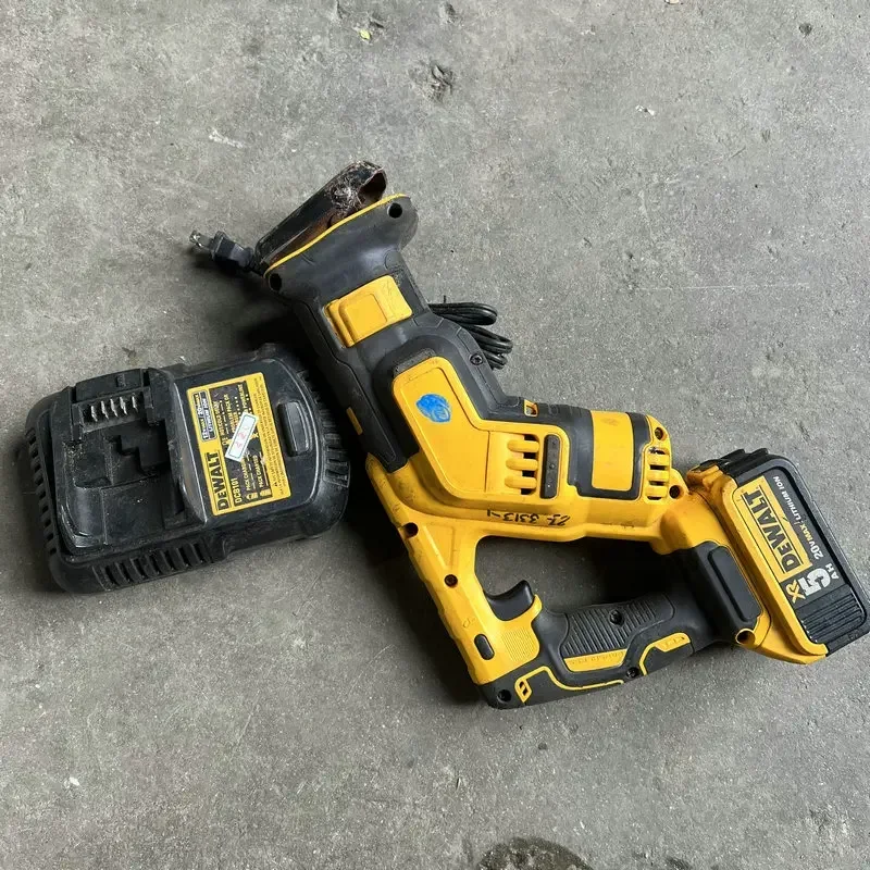 DeWALT DCS367B 20V MAX XR Brushless Magnum Compact Reciprocating Saw DCS367-5.0AH-DCB101  SECOND HAND