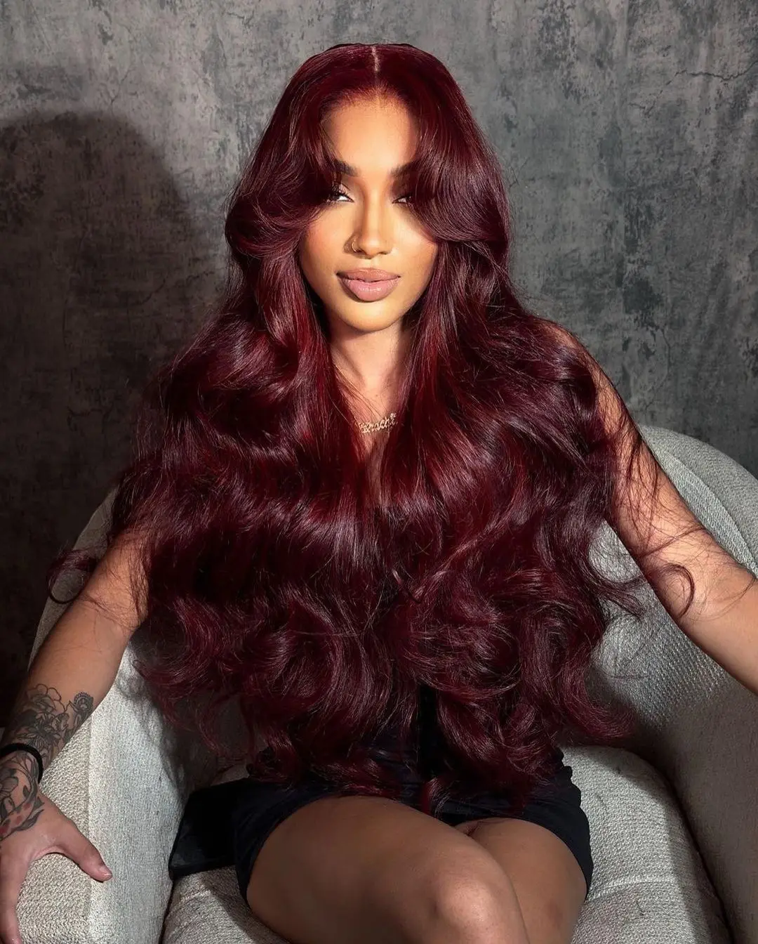 99J Burgunderrote Body Wave 13x4 Lace Frontal Perücken aus Echthaar, 30-34 Zoll, Weinrot Gefärbte Wasserwellen 13x4 HD Lace Front Perücke