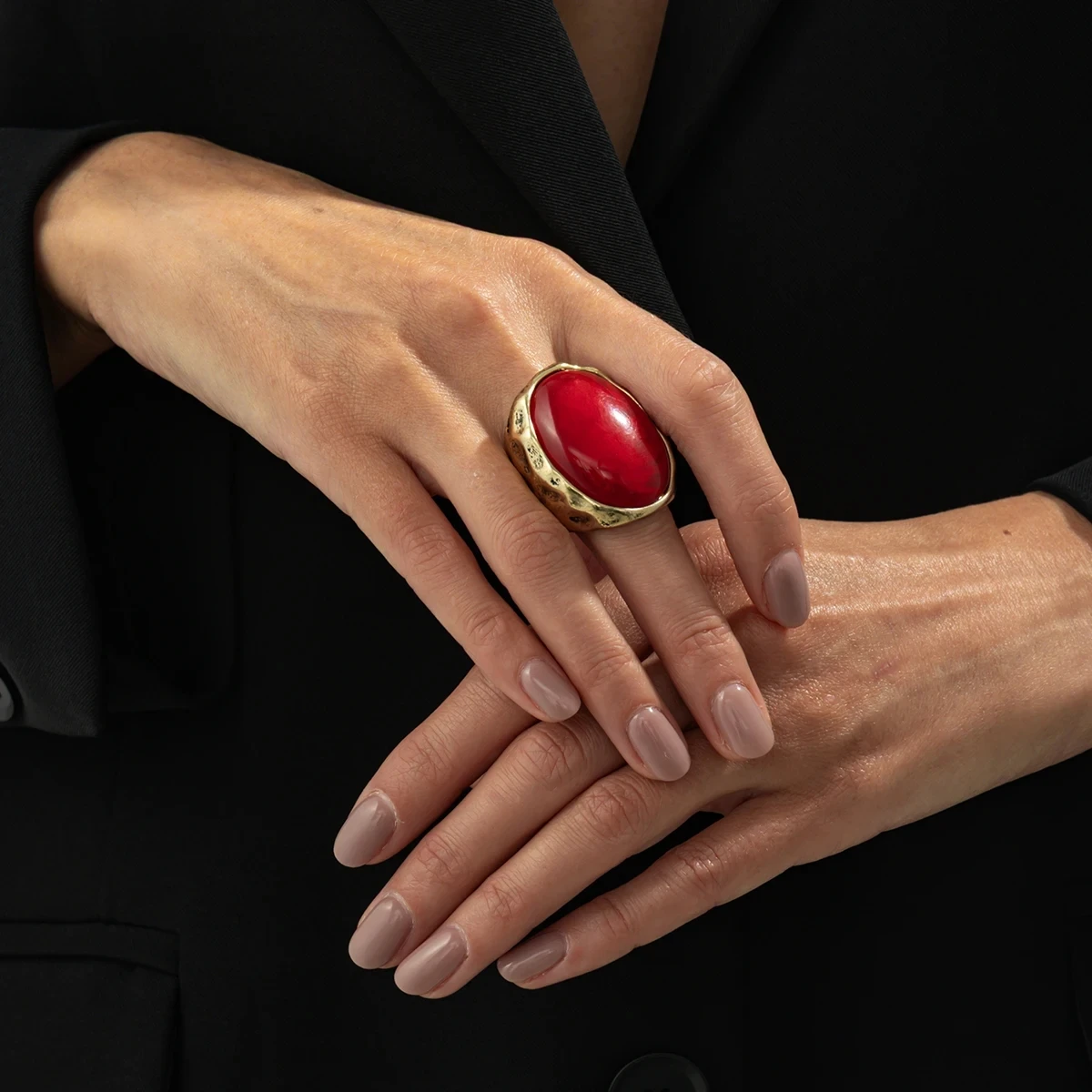 Vintage Red Oval Geometric Resin Wide Rings Classic Elegant Gold Color Chunky Rings Charm Music Festivals Fashion Jewelry
