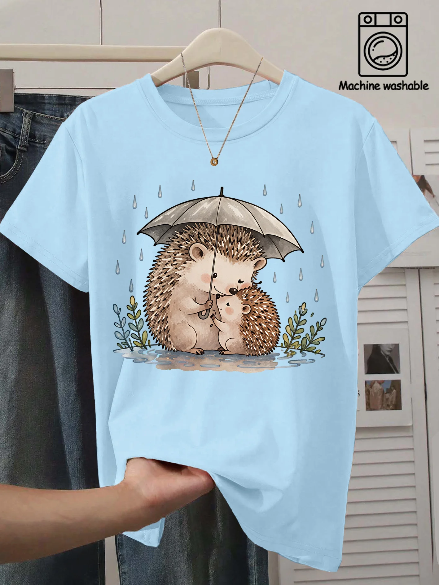 Hold An Umbrella and Snuggle Up with Small Hedgehogs Gentle Watercolor Small Animal Print Round Neck Women's T-shirt