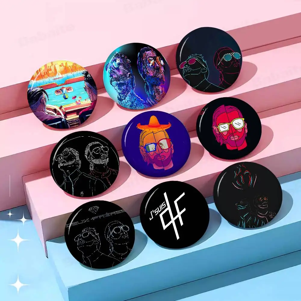 Broches de dibujos animados de álbum de Rap PNL, insignia de Anime, broche redondo hecho a mano, alfileres de solapa, joyería para mochila, regalos de ropa