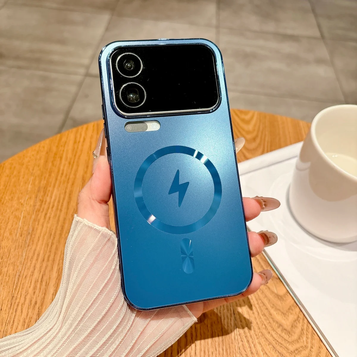 حافظة هاتف مغناطيسية فاخرة AG متجمدة غير قابلة للانزلاق لهاتف Xiaomi 14 15 Ultra 15S 15T 14T 17 Pro Max لغطاء الشحن اللاسلكي Magsafe