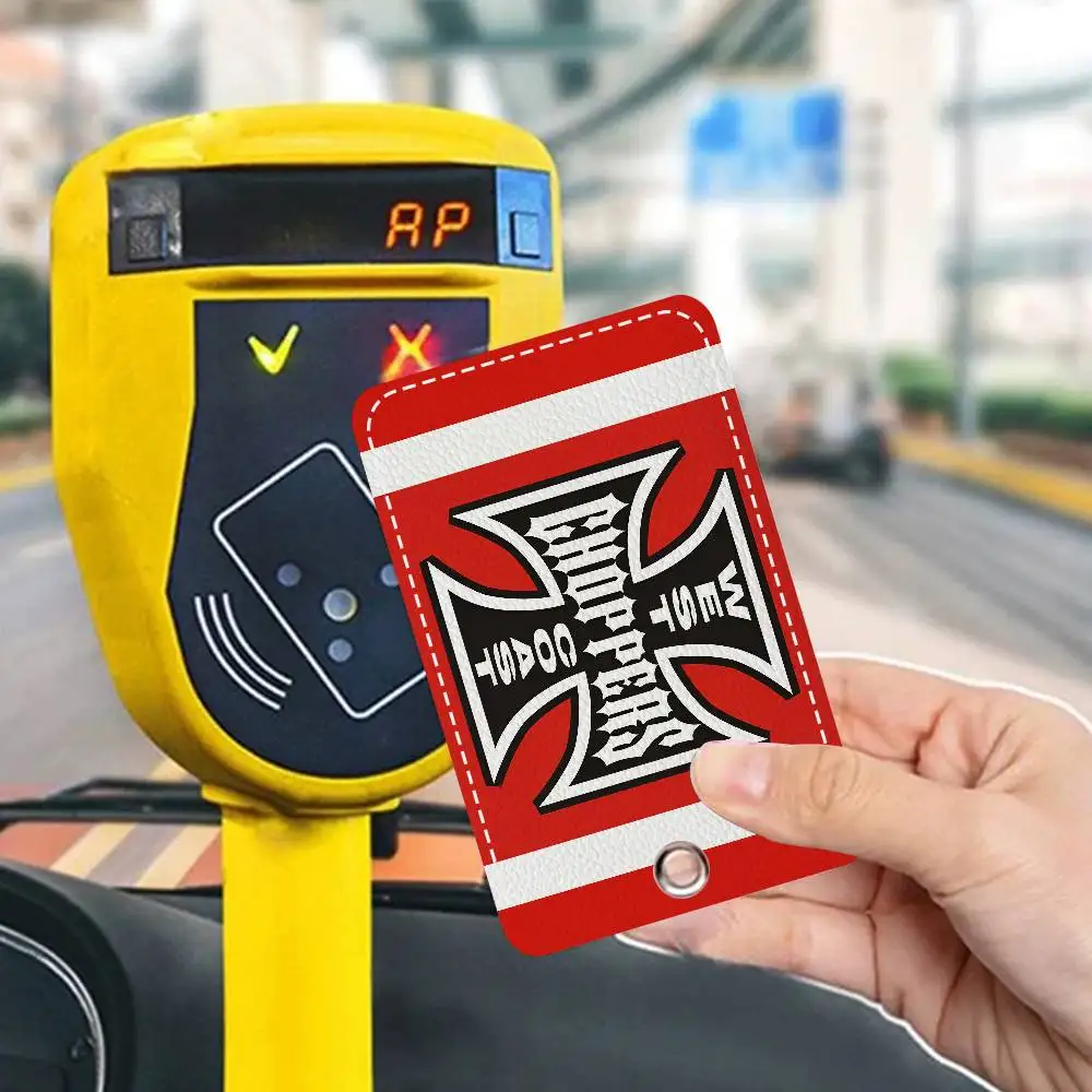 سلسلة مفاتيح West Coast Choppers مع حامل بطاقة الوصول، وحافظة واقية لبطاقة الهوية وبطاقة الحافلة وبطاقة البنك للأمان