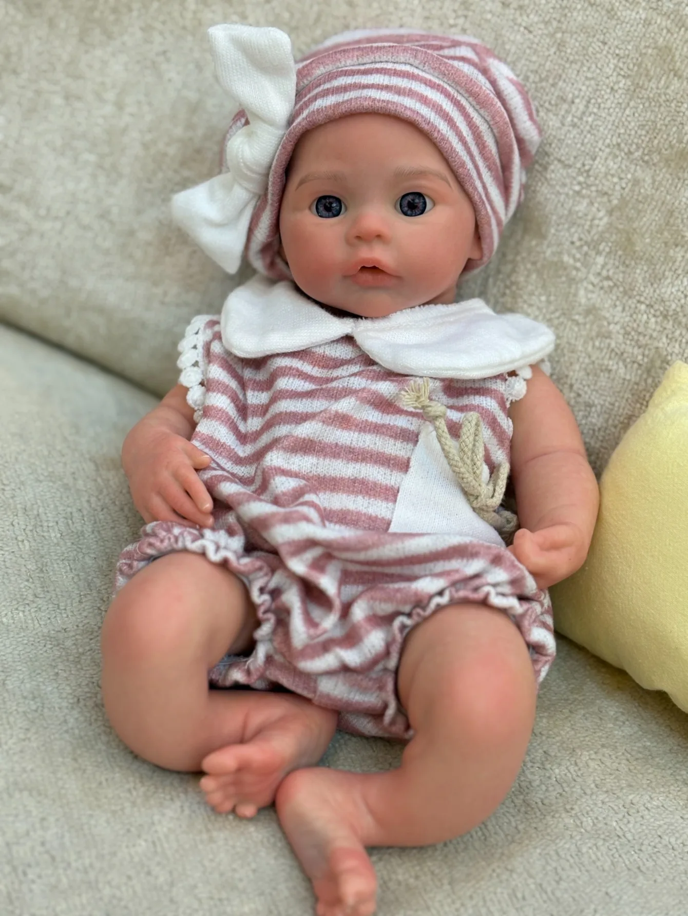 

Aizwa1 13Inch Meadow Lifelike Silicone Newborn Reborn Baby Girl Handmade Soft Touch Reborn Doll For Birthday Gifts