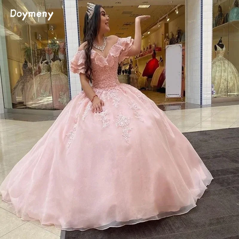 Doymeny-Off Shoulder Vestidos Quinceanera, Apliques frisados, Sweep Tulle, Lace Ball Gown, Comprimento do chão, Sweet 16, Long Prom Dress