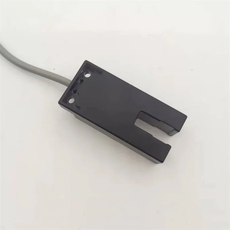 U Type Through Beam NPN NO/NC/NO+NC Inductive Proximity Sensor G56-3E01N Plastic IP54 Detection Distance 1cm DC 10-30VDC