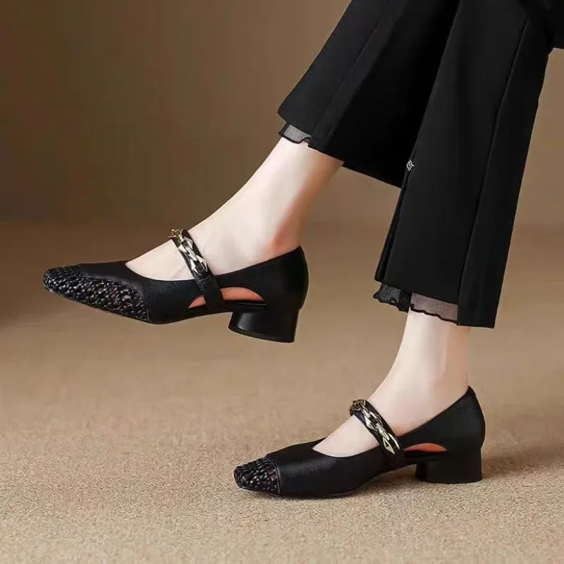 2025 New Fashionable Women's Sweet and Simple Chain Decorative Mesh Flat Shoes - Hollow Mesh Square Head