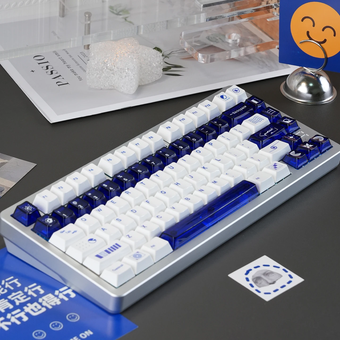 คีย์แคปสีขาวน้ำเงินสไตล์มินิมอ - Retro Gaming Keycaps บทวิจารณ์และราคา