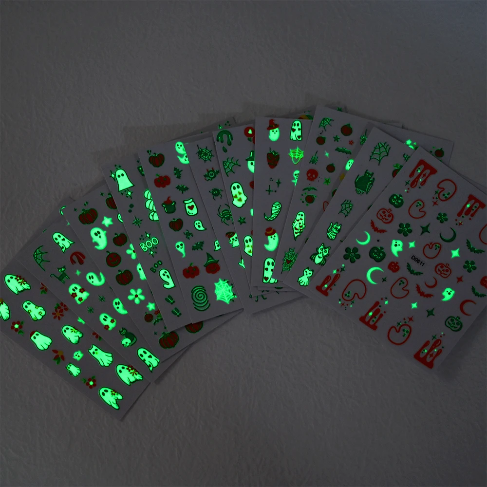 1Pc/10*8Cm Glow In The Dark Halloween 3d Nail Stickers Schattige Lichtgevende Pompoen/Ghost Kleefstof Diy Manicure Vingertoppen Decals Cadeau