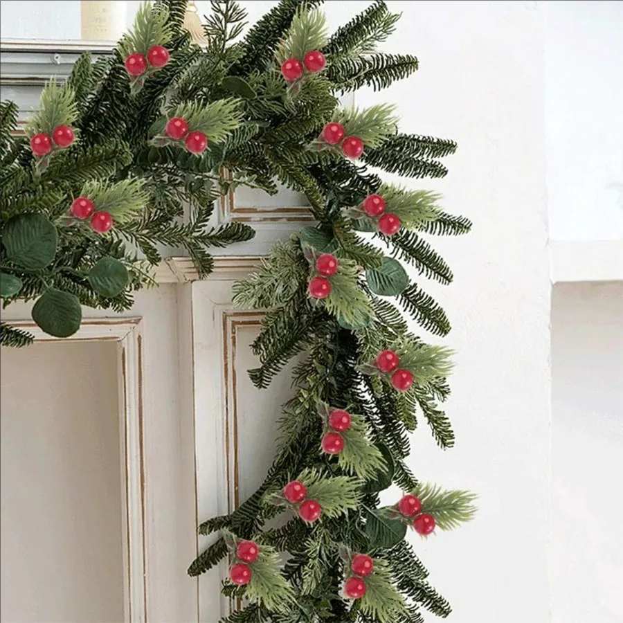 Mini Künstliche Kiefernnadeln & Rote Beeren-Sträuße, Stechpalmenzweige Weihnachtsschmuck, Heim-Innendekoration für Esstisch & Party – Detail 6