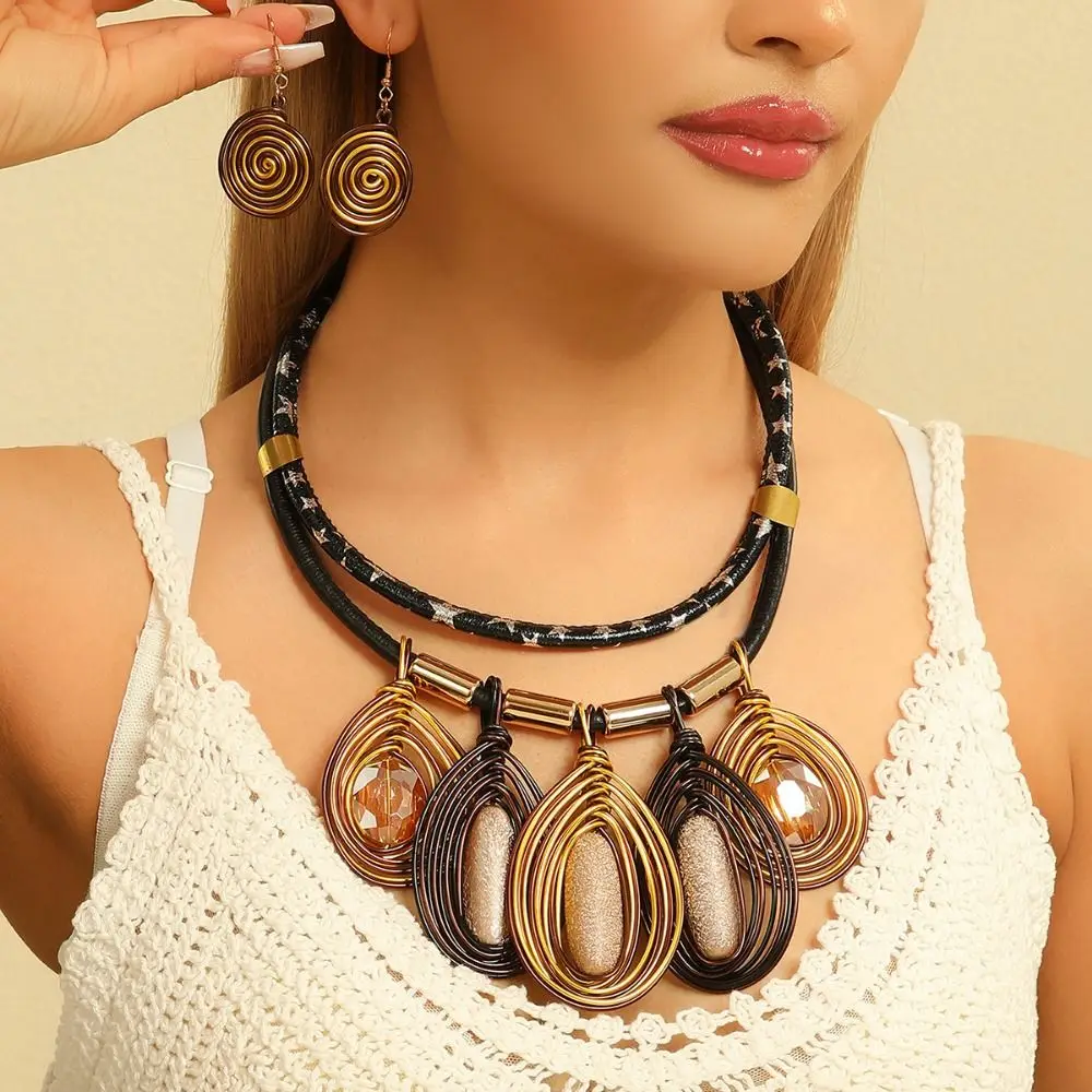 حجر الراين مطعمة متعدد الطبقات طقم مجوهرات كريستال المنسوجة يدويا قلادة طقم من الحلقان شخصية المبالغة مجموعة مجوهرات نسائية