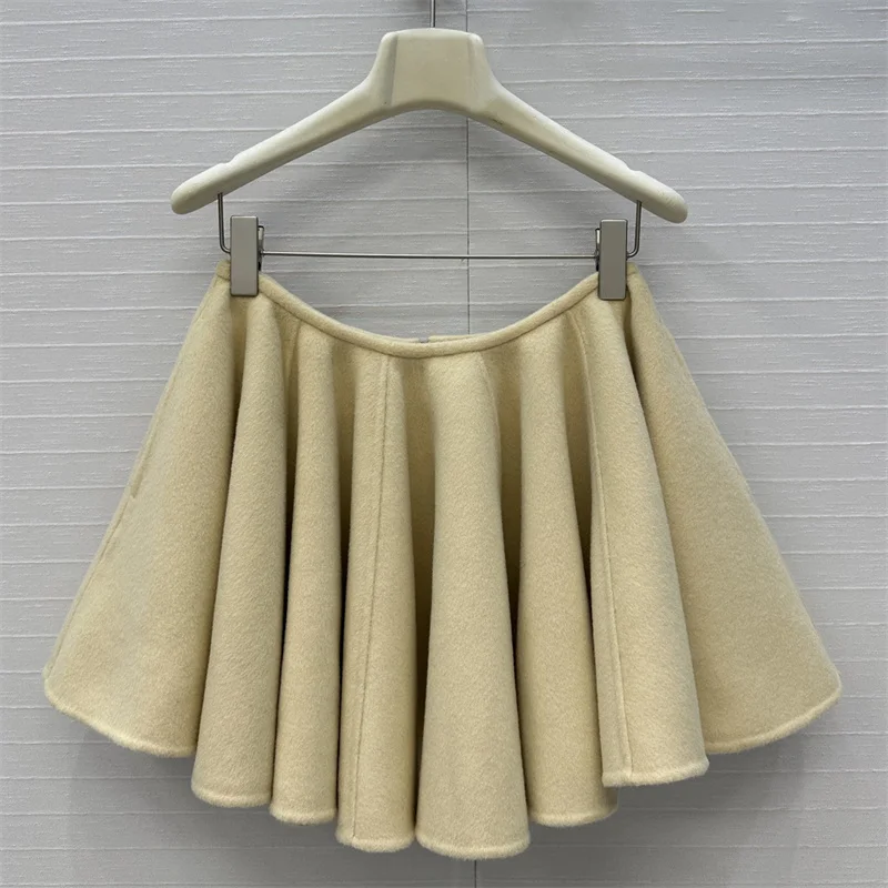 

Women's skirt New low rise slim fit mini skirt for autumn 2025 Wool blend short skirt Casual pleated skirt women's half skirt