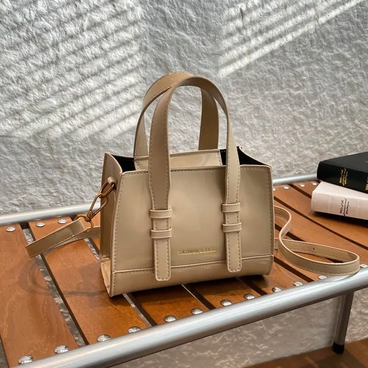 

Retro Chic Tote Bag, Spacious Versatile Work Commute, Casual Top-Handle Crossbody Shoulder Bag for Women