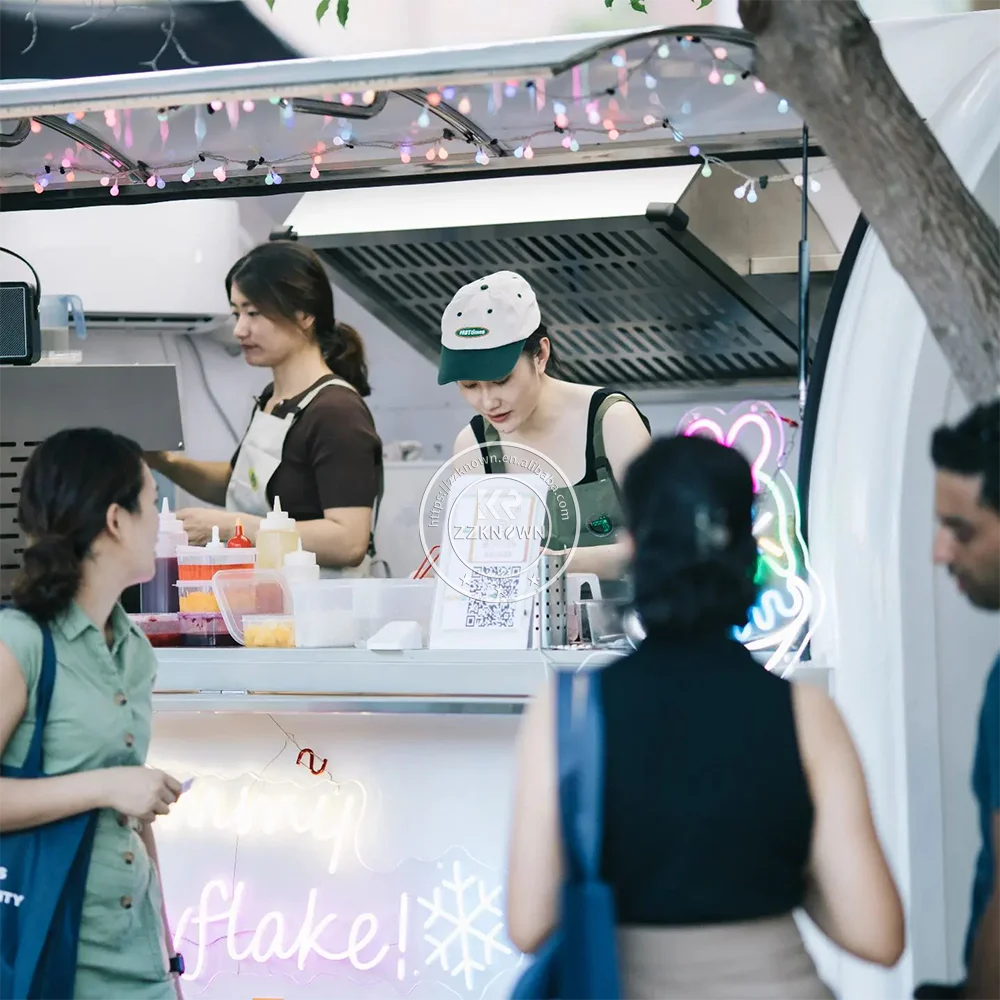 รถบรรทุกอาหารจานด่วน2024ขนาดเล็กพร้อมอุปกรณ์สำหรับขายเครื่องครัวเต็มรูปแบบ