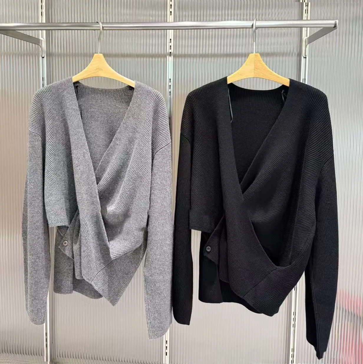 

mat Asymmetric V-Ne Loose Knitted Sweater Cardigan High-End Women's Winter Faion by Nu Premium Ladieswear