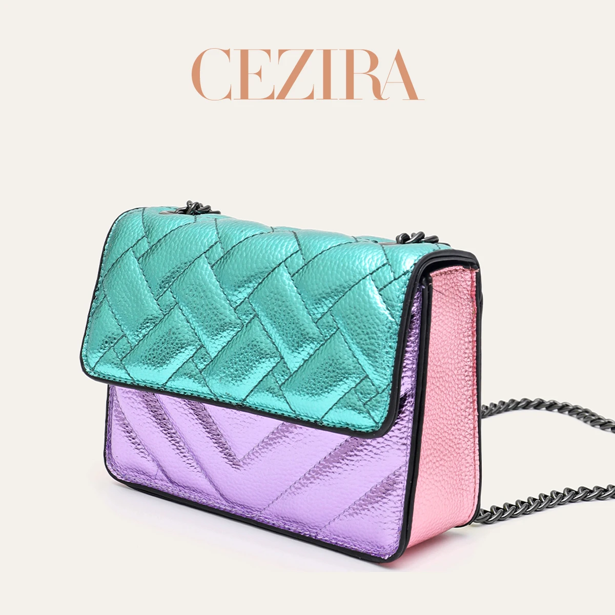 Chain Crossbody Quilted - Женская сумка из искусственной кожи, металлическая
