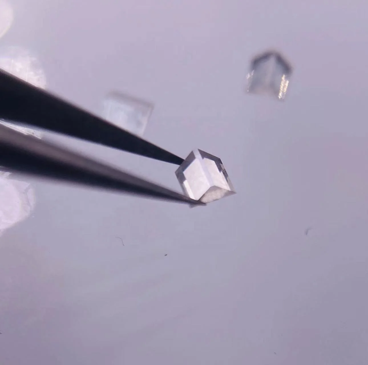 Single Crystal Optical Prism CVD Diamond 2x2x1mm for  Instruments