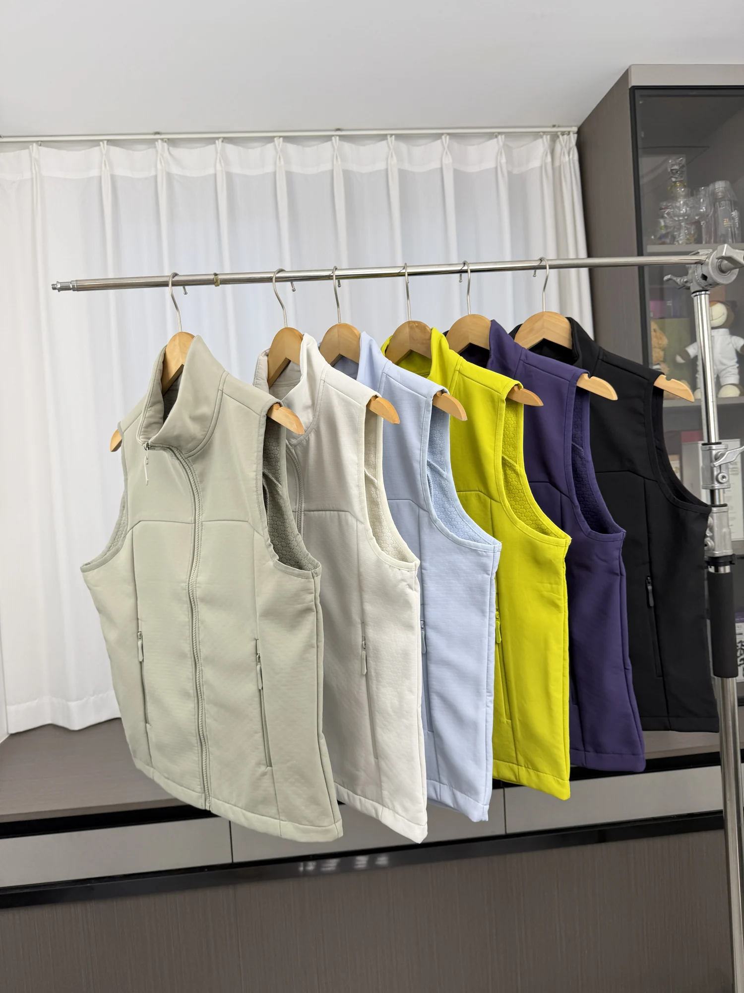 Men's Casual Sports Stand Collar Lightweight Thermal Vest Fashionable Urban Style Breathable Standard Fit Outerwear for Autumn