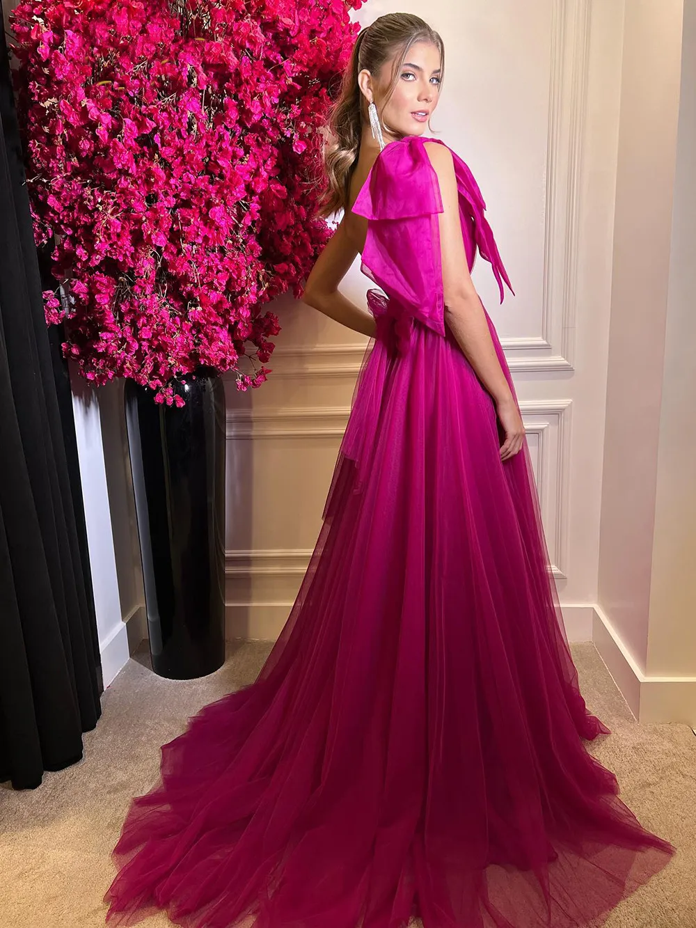 Robe de bal élégante en Tulle, asymétrique épaule dénudée, Rose rouge, longue plissée, robe de soirée formelle pour femmes, personnalisée