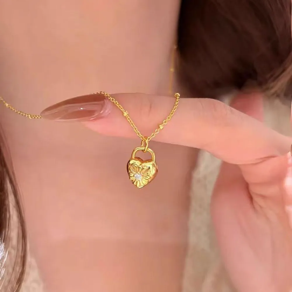 Female light luxury temperament fashion delicate all kinds of individual collarbone chain 9999gold