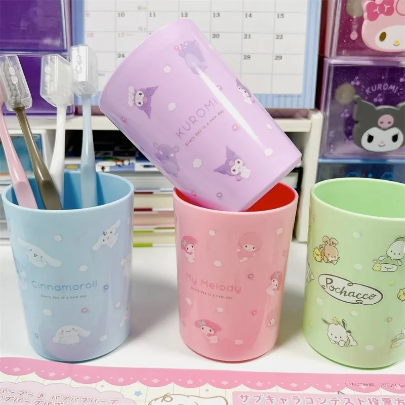 

Kawaii Sanrio Kuromi Mouthwash Cup Cute My Melody Cinnamon Roll Pacha Dog Good-looking Travel Portable Plastic Toothbrush Cup