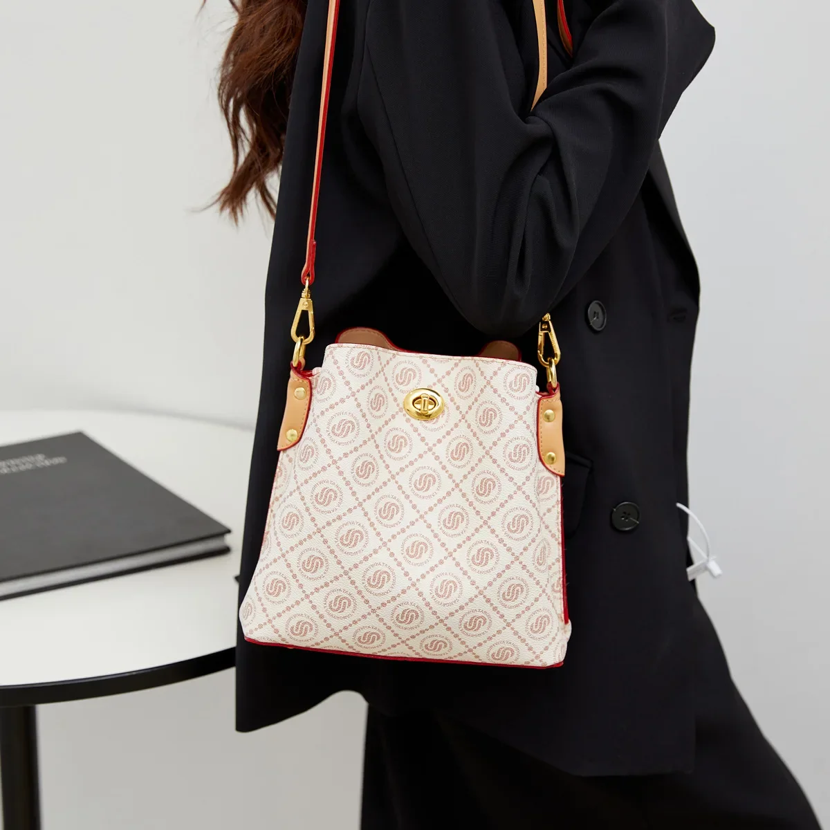 

2025 Spring - Summer! Trendy Dopamine Bucket Bag - Colorful Vintage Floral Print, Large Capacity, Crossbody for Women