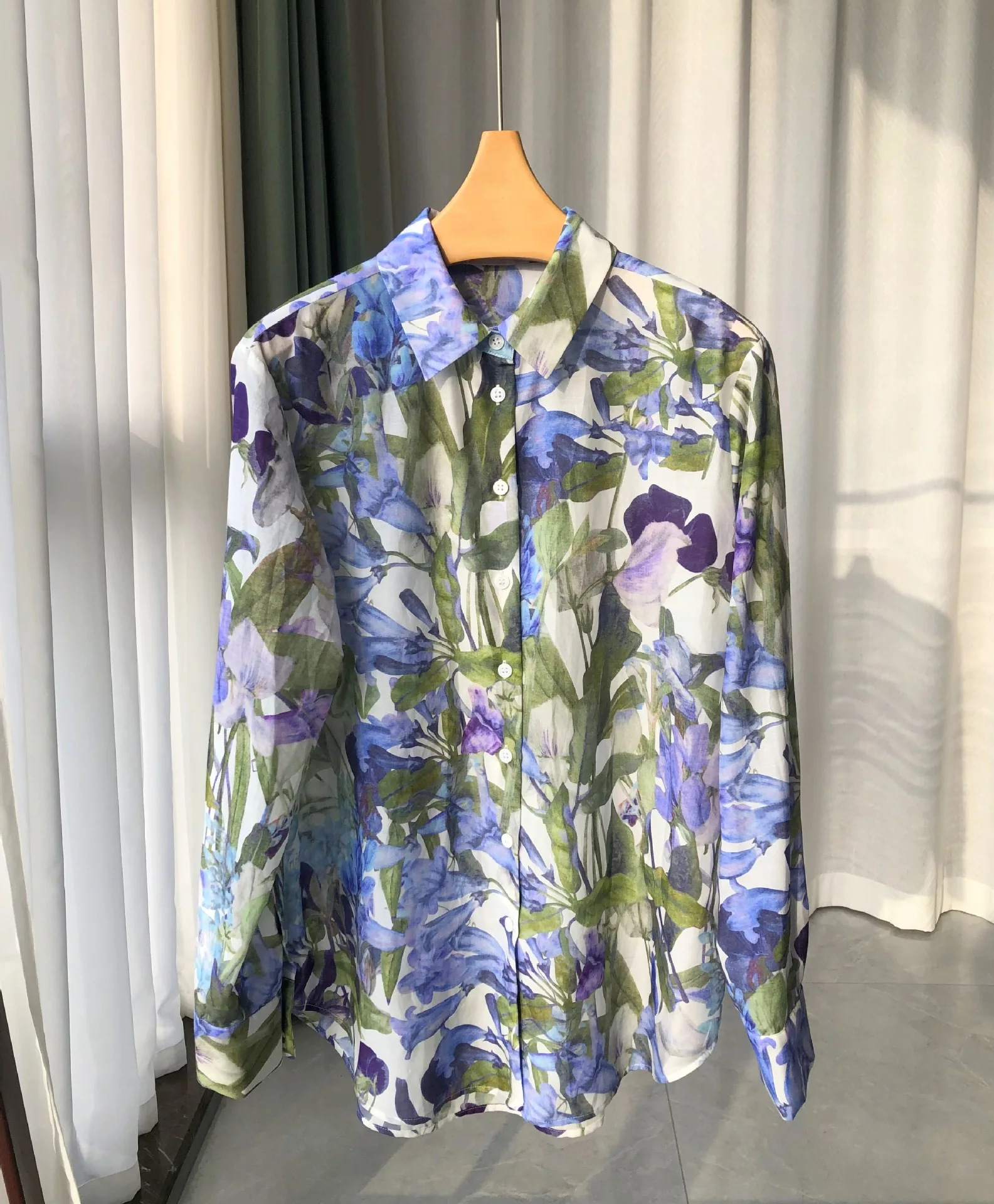 BirdTree 30%Real Silk Watercolor Printing Shirt For Women, 2024 Spring Long Sleeve Lapel Blouse, Elegant Versatile Tops T41559QC