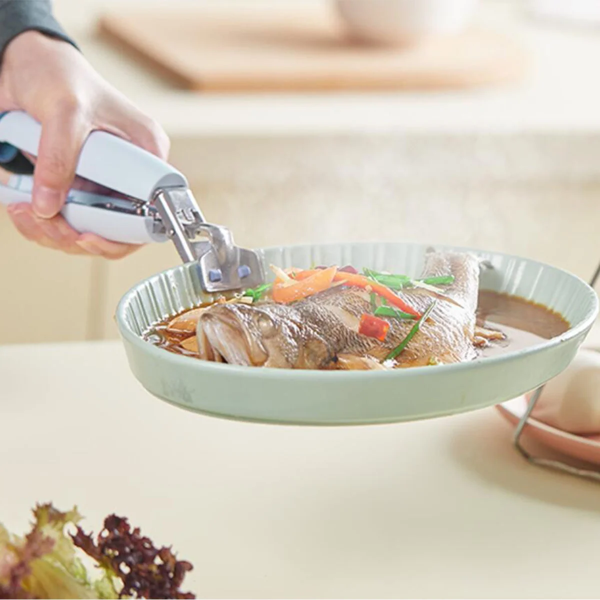 

2Pcs Hot Dish Pot Lifter Clips Food Tongs Plate Grippers Kitchen Tools Camping Cookware Safe Heat Resistant Pan Clamp