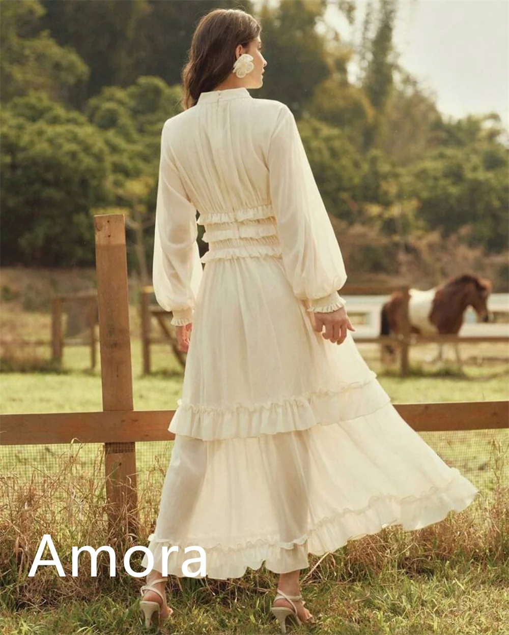Gaun Malam Sifon Gading Boho (Bohemian) Kustom Gaun Acara Dipesan Lebih Dahulu Belakang Ritsleting Lengan Panjang Leher Tinggi Indah