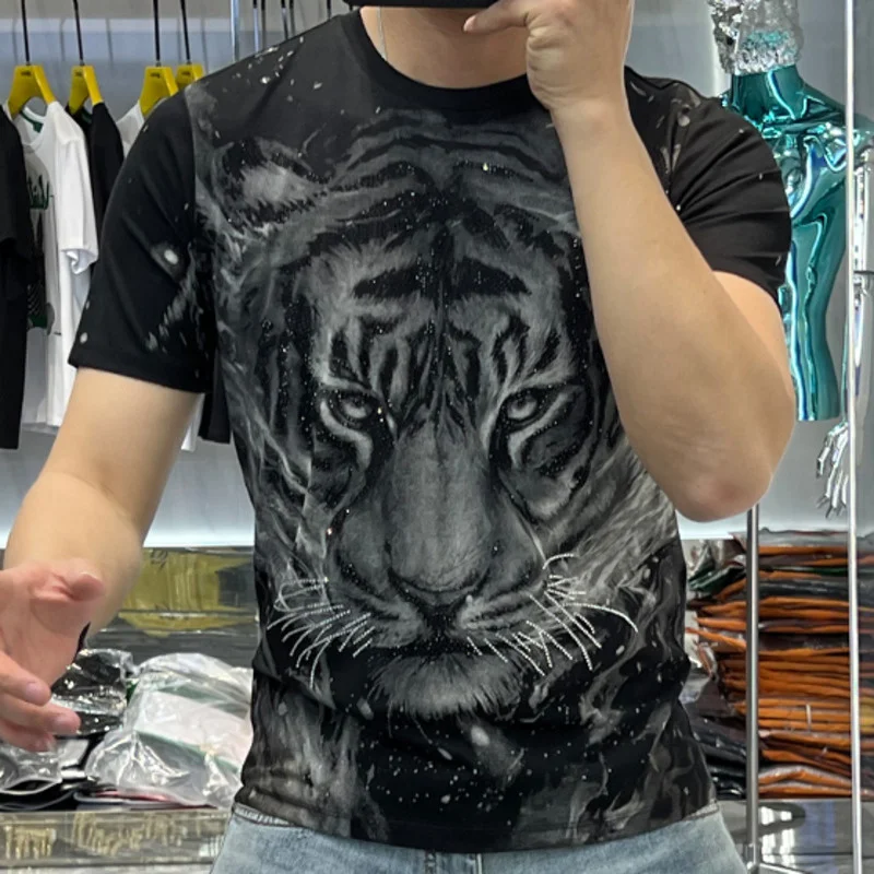 

Summer New Fashion Brand Heavy Industry Tiger Head Print Hot Diamond T-shirt Fashion Slim Fit Round Neck Short Sleeve Men Black