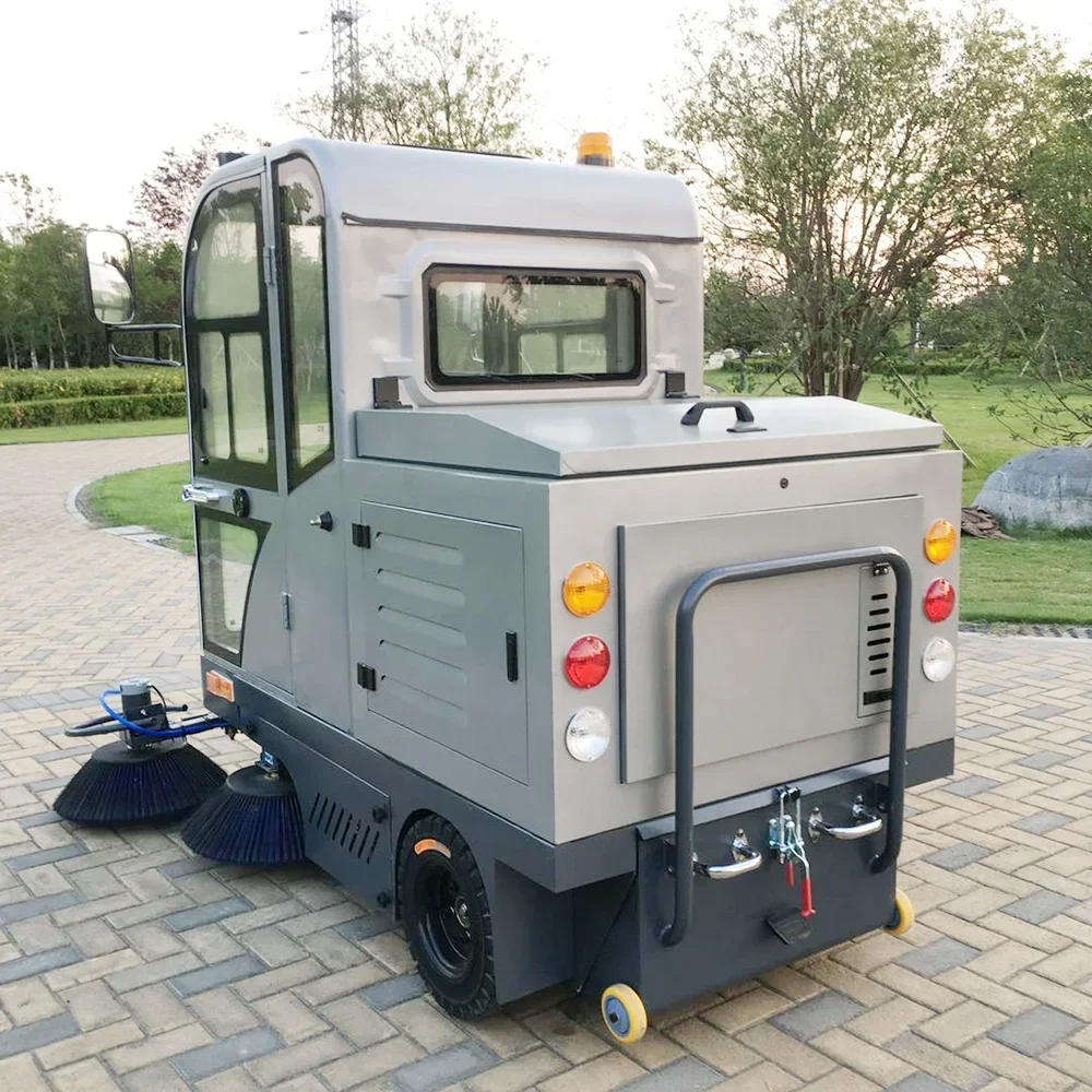YG Customized Full Closed Electric Big Street Sweeper Car Ride On Floor Sweeper Artificial Turf Cleaning Machine Floor Sweeper