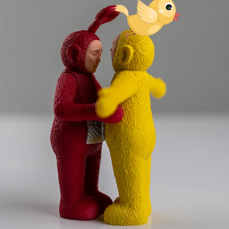 مضحك تيتانيك محاكاة ساخرة التماثيل الأصفر الأحمر المتأنق المعانقة محاكاة ساخرة ميمي مكتب لعبة المزحة هدية الكمامة تحصيل Absurd مكتب الديكور