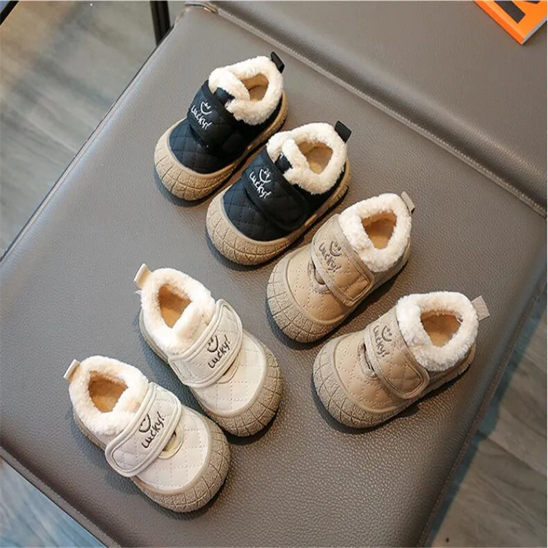 2024 winter Baby Plush Toddler Boys Girls Shoes Soft Breathable Microfiber Leather Infant Sneakers 0-3 Year Flat Walker Shoes