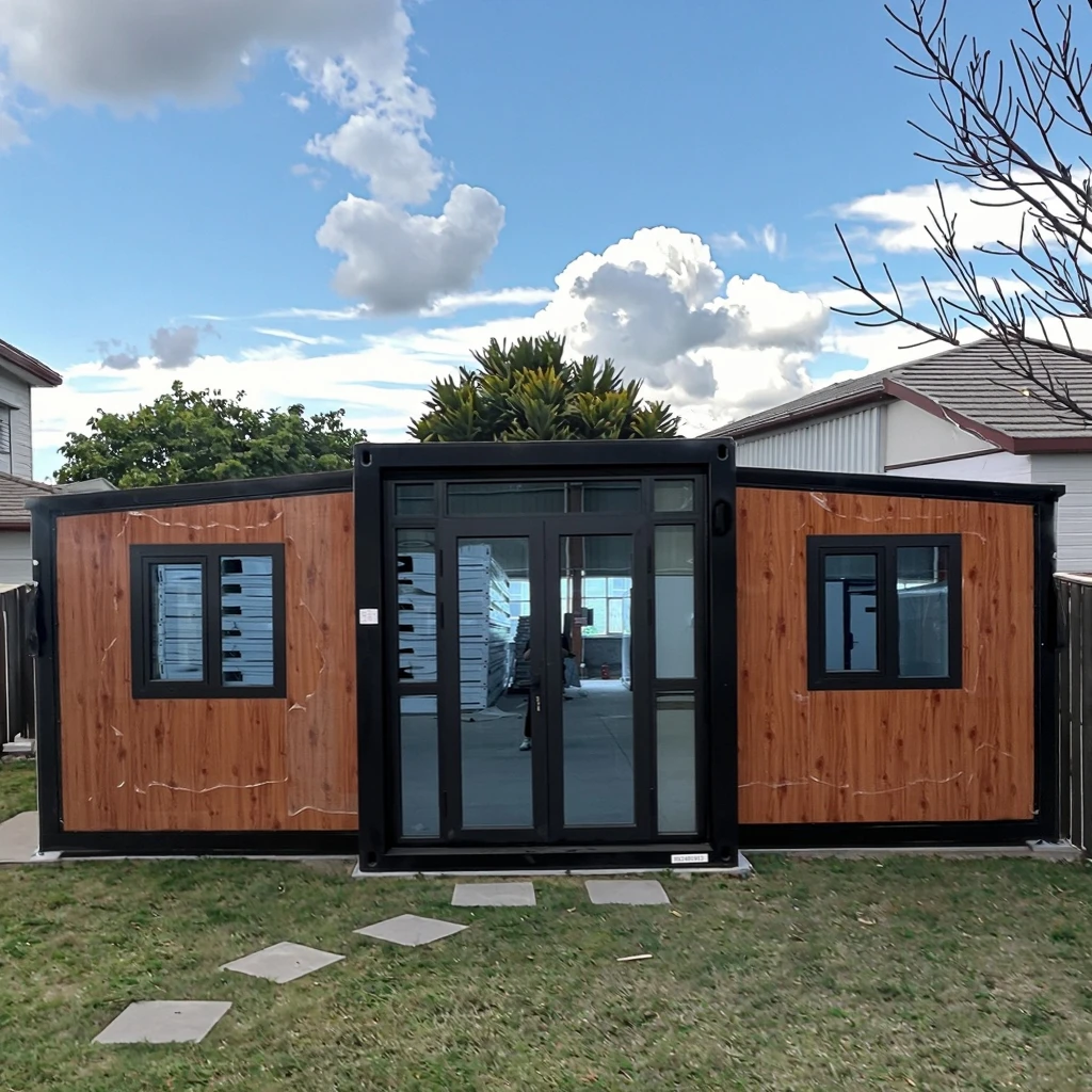 Ready Made 20ft 40ft Expandable Container Prefabricated House 2-5 Bedroom Luxury Villa Mobile Home Supermarket Use Waterproof