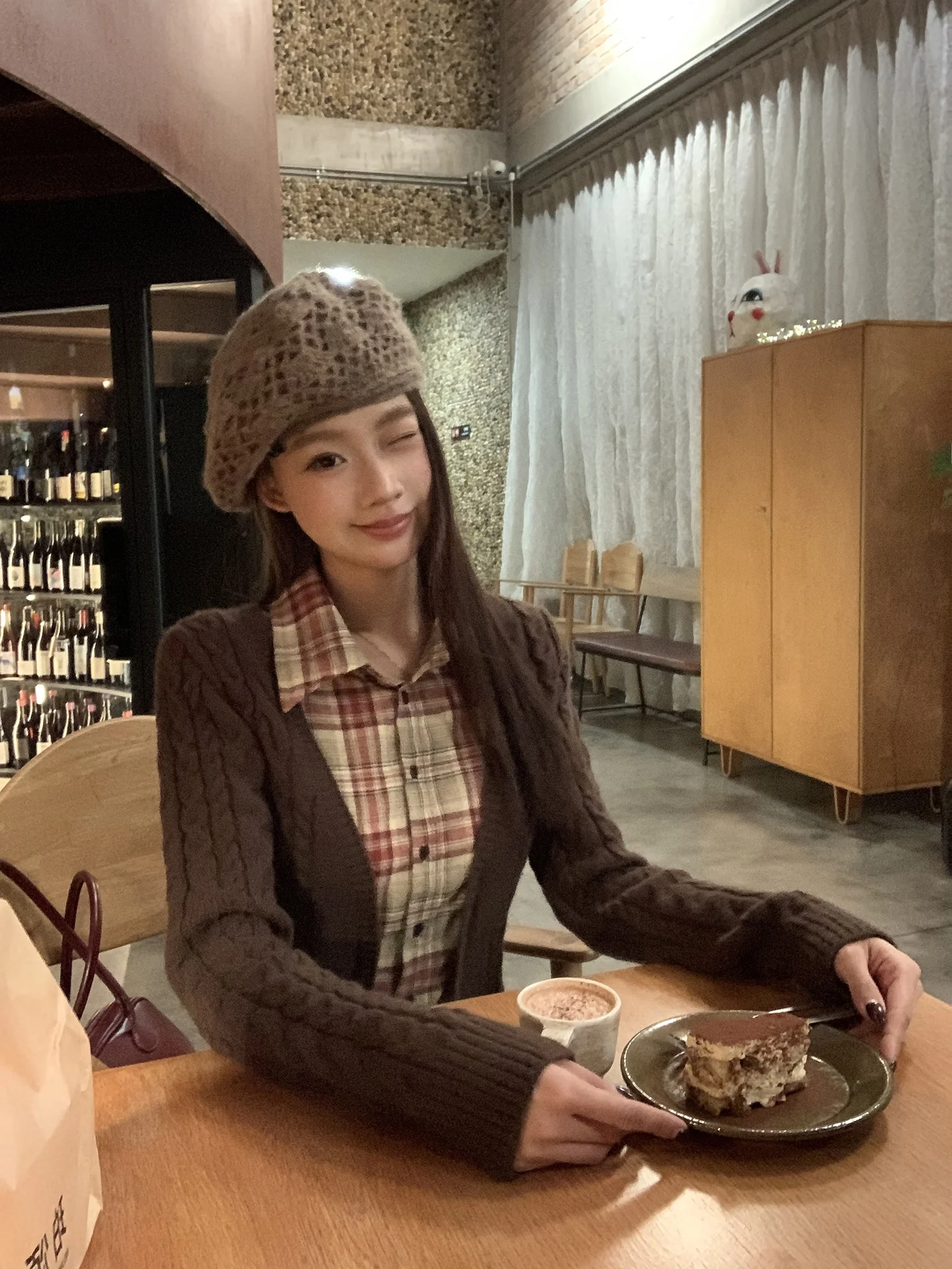 

Red Celebri Knitted Open Cardigan Women's Sle 2025 New Winter Faion Korean Coffee Color Top Fake Two-Piece Sweater Coat