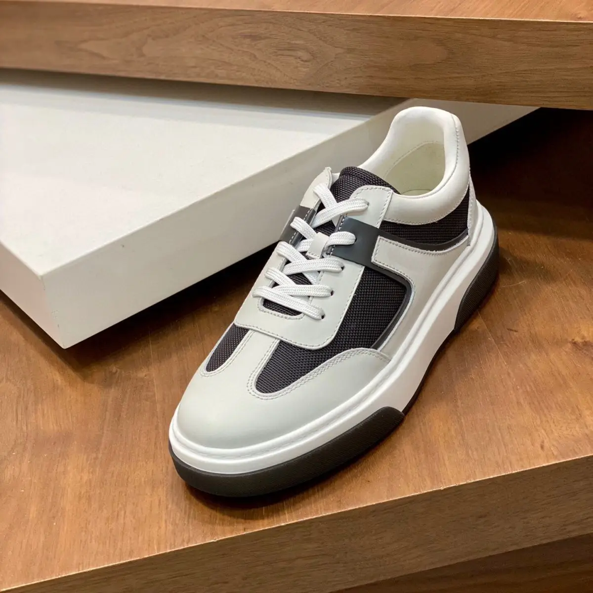 

2025 Spring-Autumn Daily Style Men's New Thick-Soled Elevator Round-Toe Lace-Up Flat Comfortable Trendy Casual Board Shoes