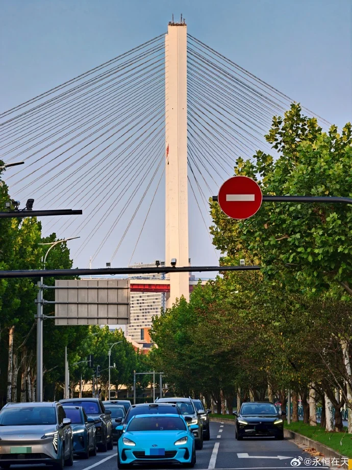 

12 В 24 В 48 В MPPT ветровой солнечный контроллер заряда 8 кВт 5 К 6 кВт солнечная панель ветрогенератор для дома свинцово-кислотный LiFePO4 гель-регулятор батареи