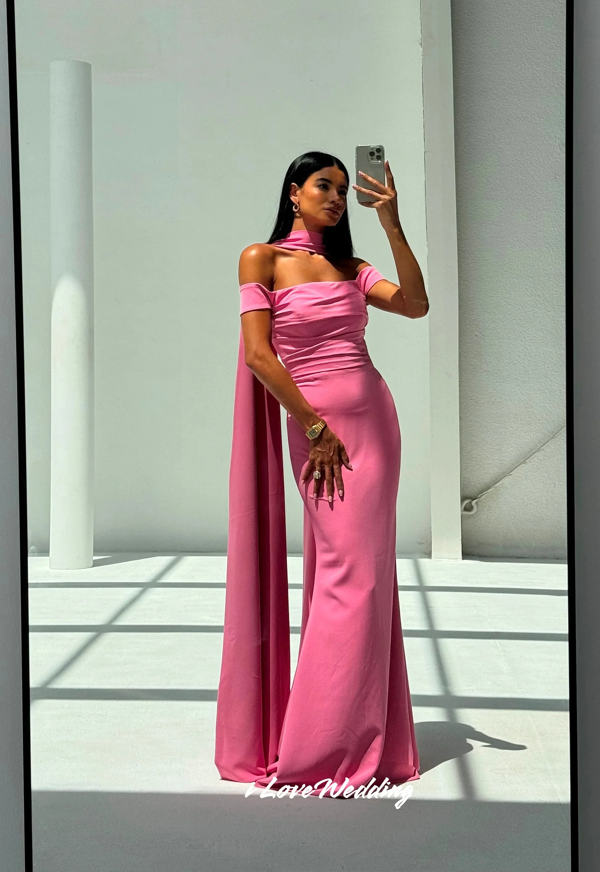 Pink Off the Shoulder Evening Dresses 2025 Satin Strapless Pleated Backless Mermaid Sweep Train Wedding Party Dresses Customized