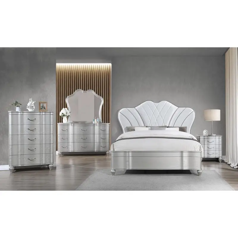 Queen Bedroom Set 5 Pc Traditional Style with Upholstered Button-Tufted Bed Made of Wood in Silver Finish