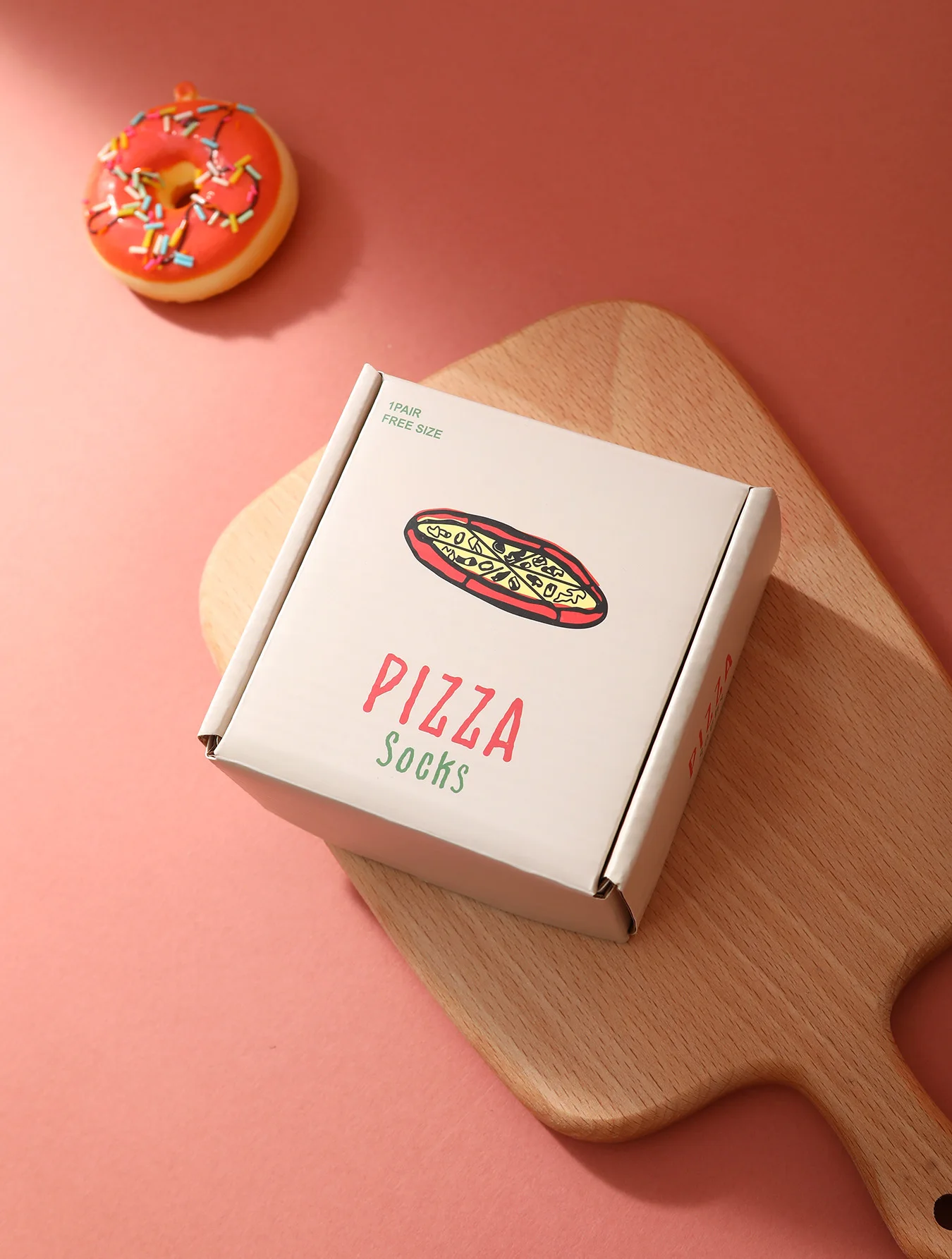1 para średniej długości skarpet unisex nowatorskich i ciekawych czerwonych skarpetek w pudełku na pizzę na Boże Narodzenie i cztery pory roku
