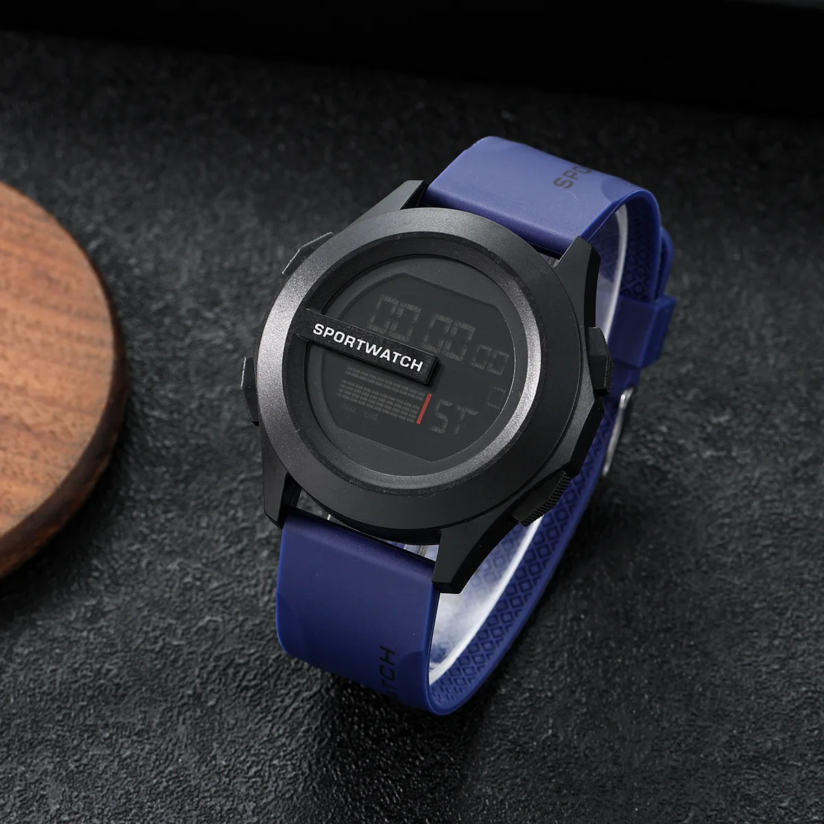 YIKAZE ساعات رياضية رجالية فاخرة ساعة يد رقمية ساعة توقيت مضيئة تاريخ الأسبوع متعددة الوظائف اللياقة البدنية ساعة إلكترونية على مدار الساعة